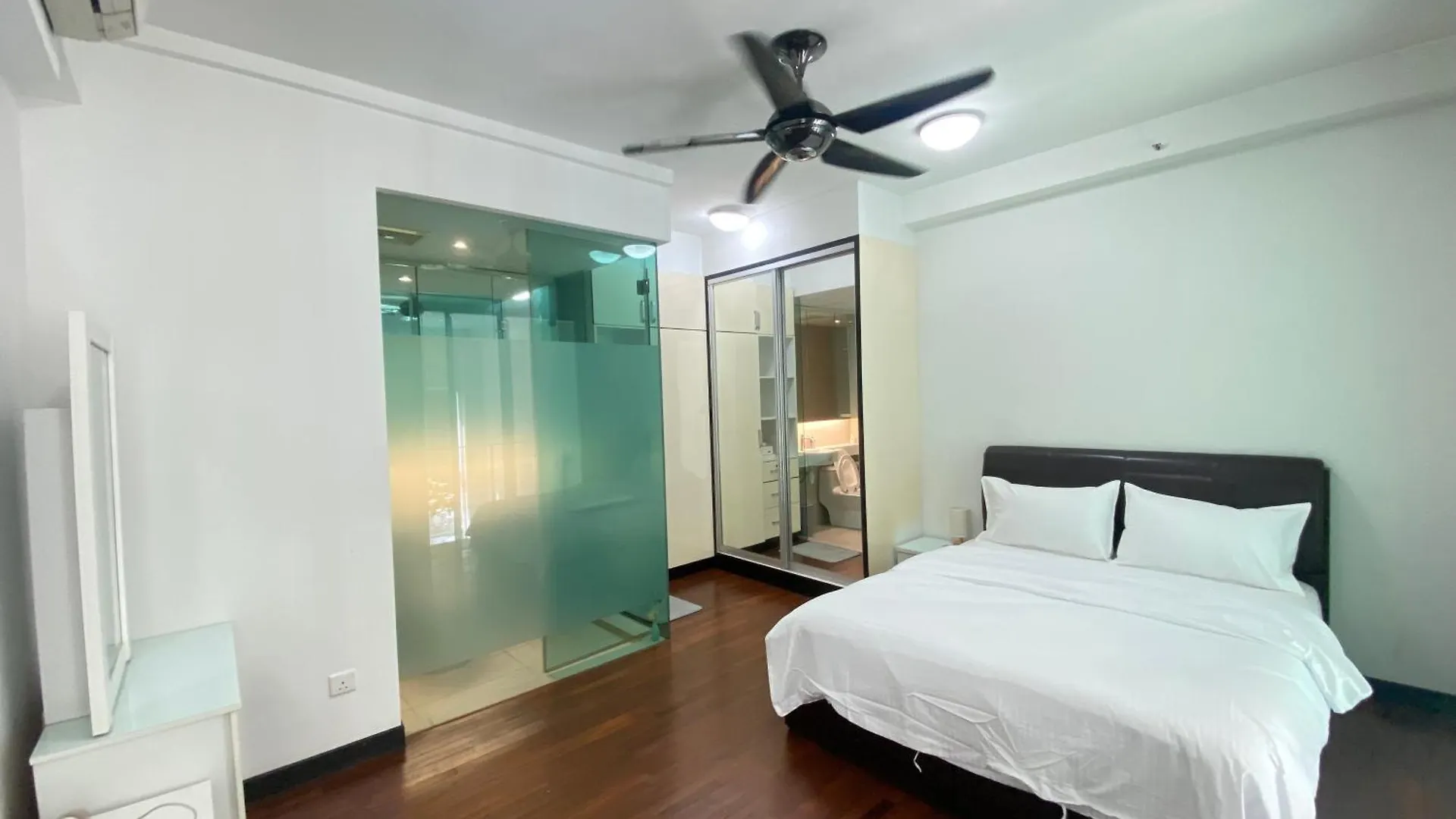 Duplex 775Sq Ft Near Mid Valley Kuala Lumpur 0*,