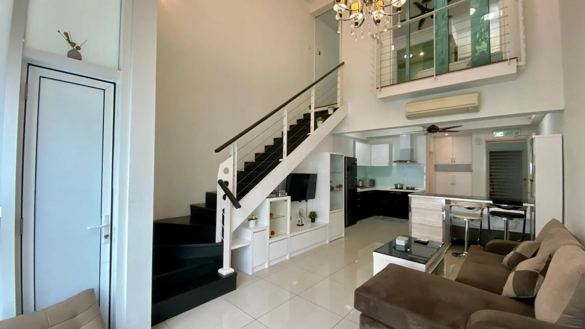 Duplex 775Sq Ft Near Mid Valley Kuala Lumpur 0*,  Malajsie