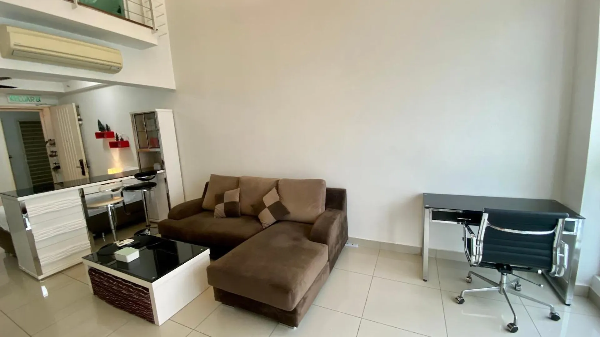 Duplex 775Sq Ft Near Mid Valley Kuala Lumpur 0*,  Malajsie